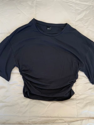 Gina Tricot topp tight waist strl.M - Som ny