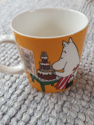 Muminmugg orange Muminmamma Mumin  - Felfri mugg med etikett kvar. Säljer fler Muminmuggar så kika gärna på mina övriga annonser också. Packar mycket noggrant. 