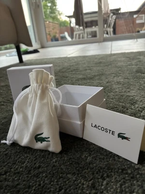 La coste armband  - Helt nytt aldrig använt den kan också göras mindre om den är för stor 
