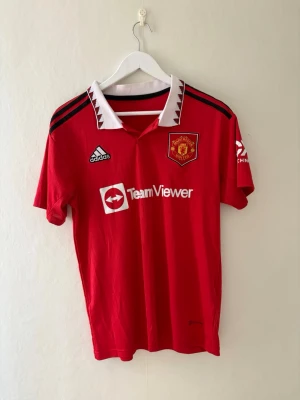 Adidas Man utd 22/23 hemma - En Man utd tröja i hyfsat skick!