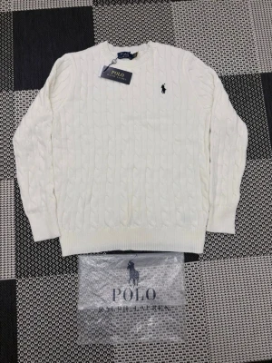 Ralph Lauren tröja  - Storlek S-M-L skriv gärna vid intresse 