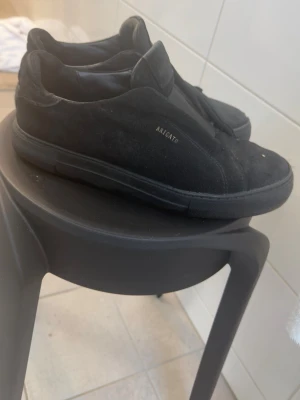 Axel arigato 360 laceless svart - Storlek 41 i bra skick, boxen ingår