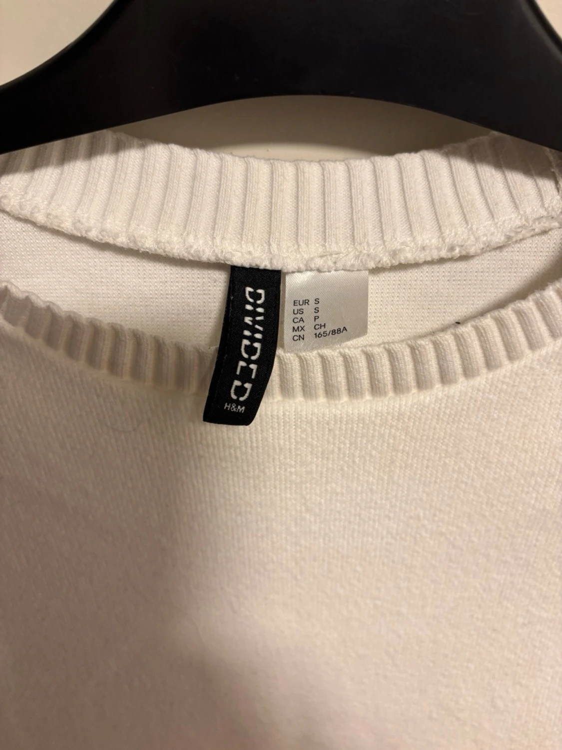 Vit croppad tröja från H&M Divided - 1