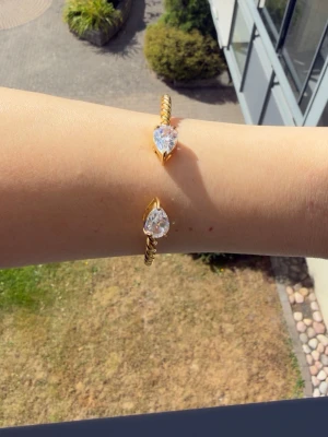 18k guldpläterad justerbar armband  - Rostfritt stål, guldpläterat, vattentåligt och allergivänligt 