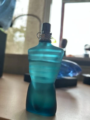 Jean Paul Gaultier Le Male Edt - Det är ungefär 30 ml kvar i flaskan.