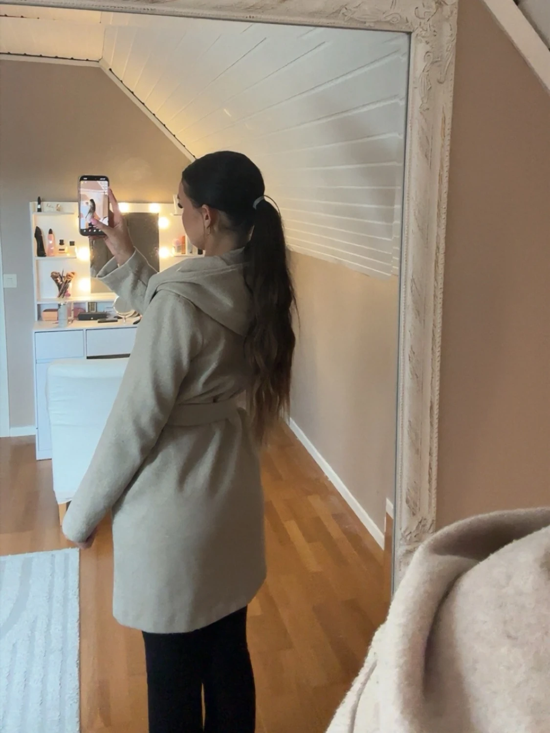 Beige kappa med knytskärp - 1