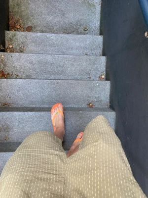 Havaianas - Hejsan svejsan, säljer ett par knappt använda Havaianas🙌 Använder dem knappt och dem är lite för små för mig🥲 Men om du har 42 i skostorlek så funkar dem perfekt för dig✅ Om priset känns lite för högt är det bara att slänga iväg ett prisförslag🙌🙌