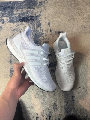 Vita ultraboost 1.0 - Fint skick som på bilderna