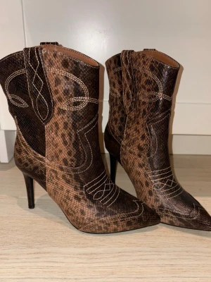 Brown faux snakeskin pointy stiletto heels - Brand new never used size EU 37