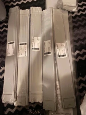 Köksinredning -  Perfekta för köksstommar eller garderober. Alla är fortfarande inplastade och har etiketter kvar. Sidorna är rektangulära och tillverkade i slitstarkt material. Från Elgiganten E-pok kök