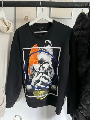 Limiterad Alexander McQueen tröja - Tjockare tröja, använd på ett försiktigt sätt.