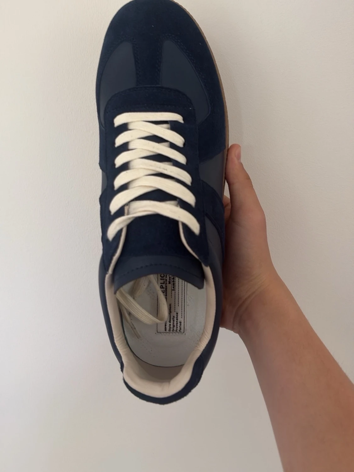 Mörkblå sneakers från Maison Margiela - 1
