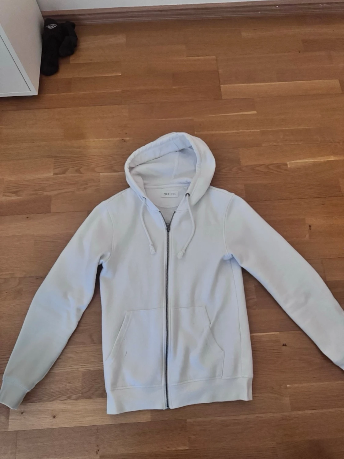 Vit hoodie med dragkedja från Newbie - 1
