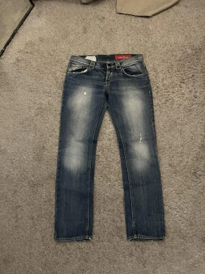 Dondup Jeans - |Dondup Jeans| | Storlek: W30  | Skick: 9/10| Medföljer: inget| Frågor eller funderingar tveka inte på att höra av dig!