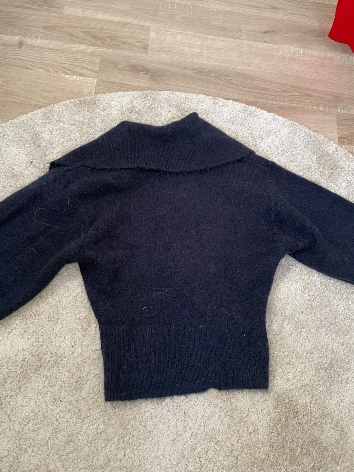 Stickad  tröja  - 2