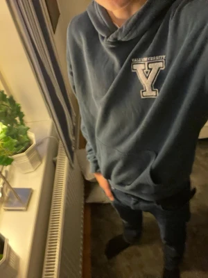 HM hoodie - Jag som tog bilden är 174cm