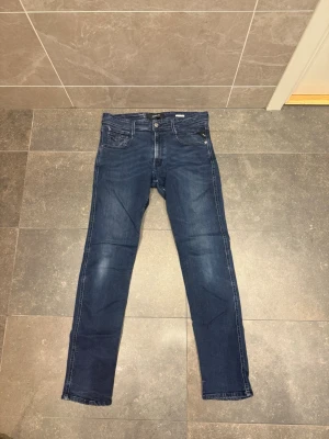 Replay Anbass - W32:L32 väldigt snygga slim fit 