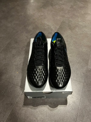 Nike Tiempo Legend 8 Elite FG - Storlek 44, helt nya. Inga skambud