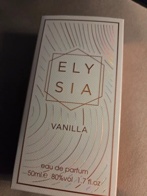 Elysia Vanilla Eau de Parfum 50ml - Elysia Vanilla Eau de Parfum från fragrance World 50 ml har bara testat en gång. Passade inte mig tyvärr 