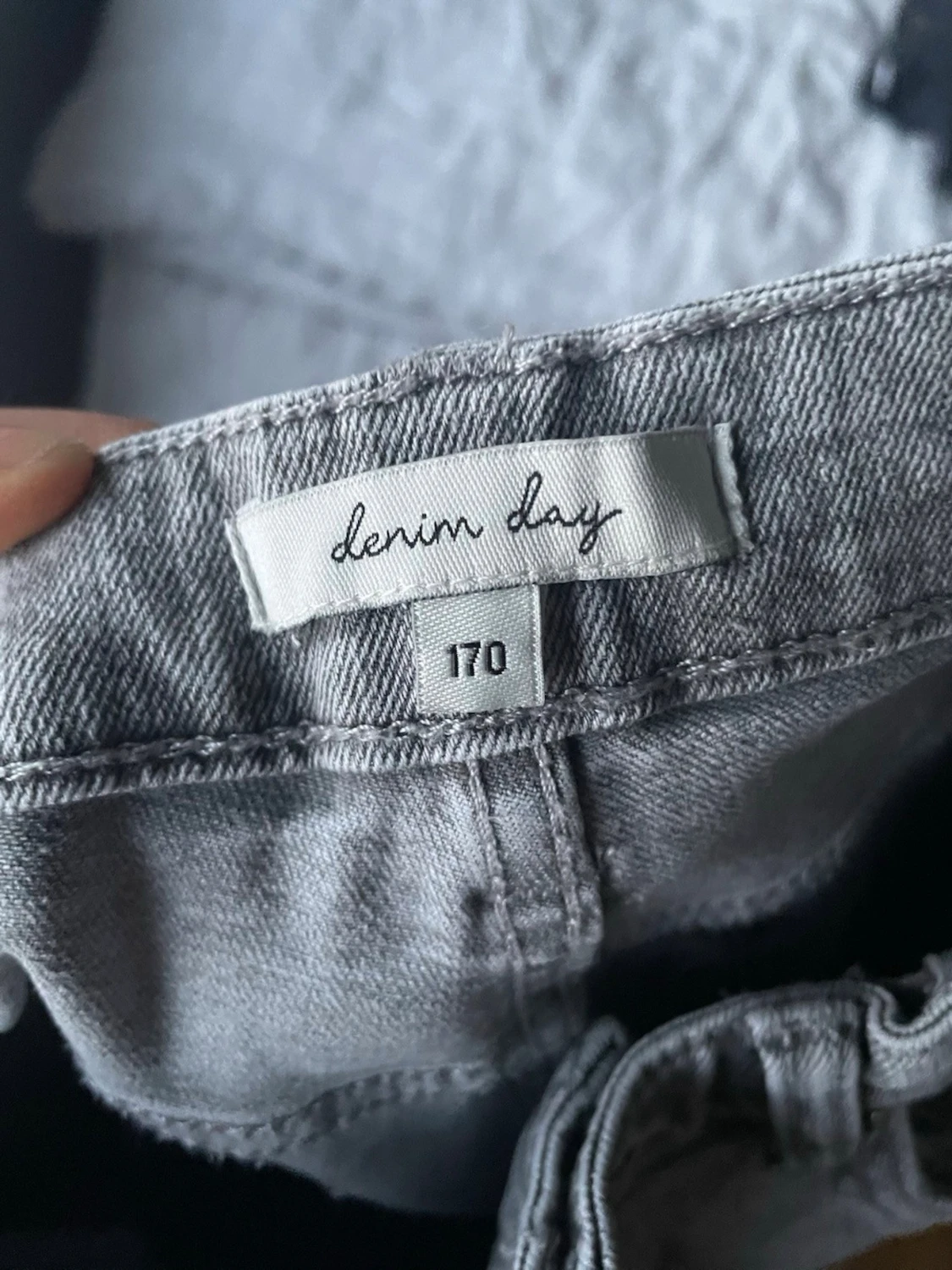 Grå bootcut jeans med medelhög midja - 2