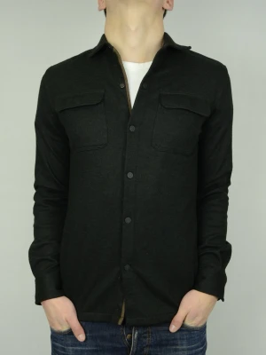 Massimo Dutti overshirt  - MASSIMO DUTTI OVERSHIRT Storlek : S Passform : Passar S/M Användning : Jackan är i ett väldigt fint skick utan defekter Nypris : Cirka 1500SEK Modellen på bilden : 182CM och väger 77KG