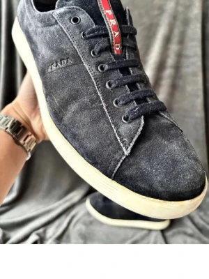 Prada skor - Orginalstorlek: 10~44, fråga om innermått vid osäkerhet 