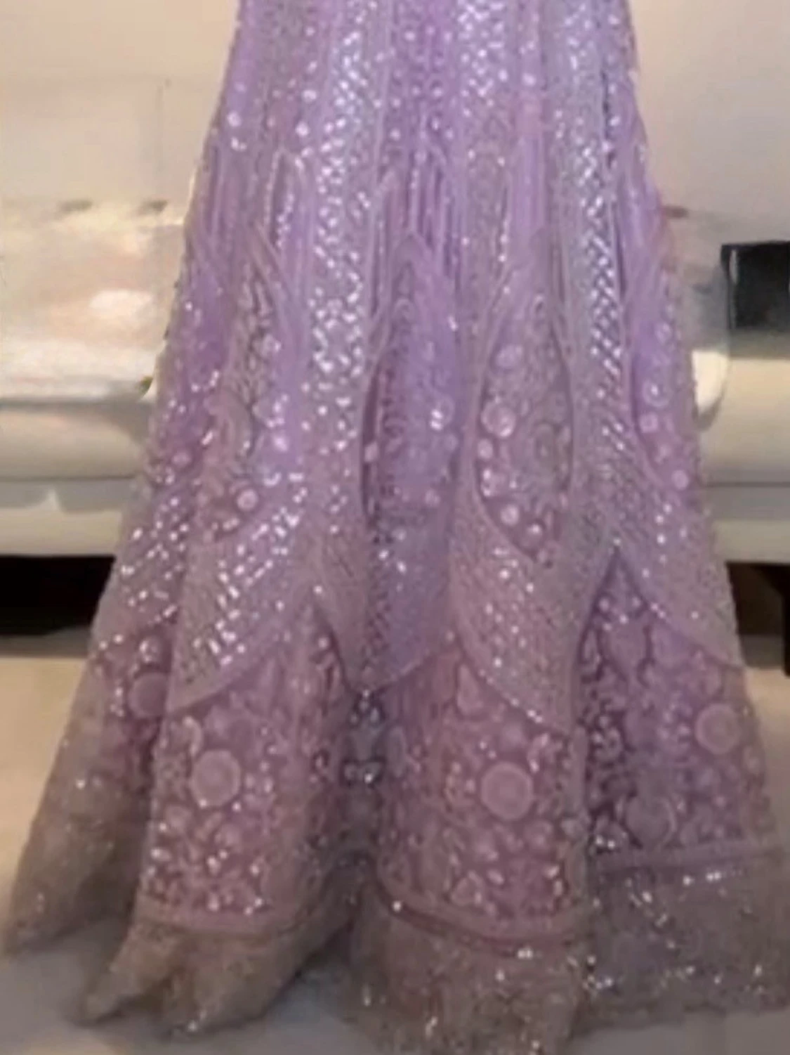 Ljusrosa långklänning med broderi - 1