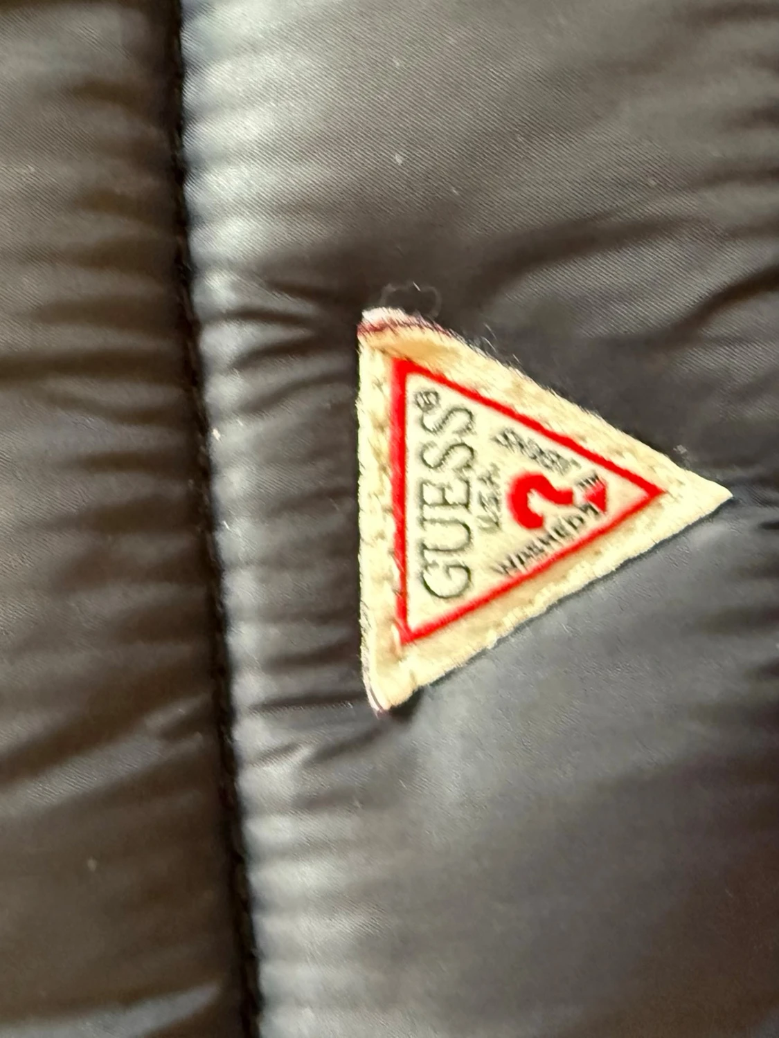 Svart dunväst från Guess - 2