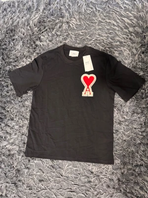  Ami Paris t shirt - Size M, as new