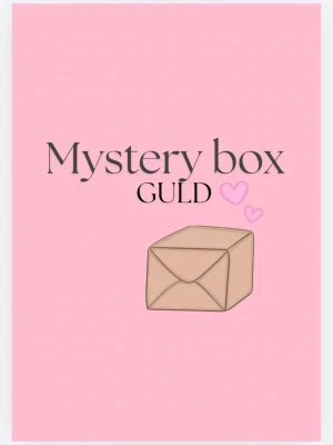 Mysterybox guld - Mysterybox😍🥰 3 par örhängen värde 367 kr Alltså 6 örhängen, 3 par, överraskning, olika i alla. Om örhängena är silver eller guld står på bilden till denna mystery box.  Denna vecka fri leverans med via plick