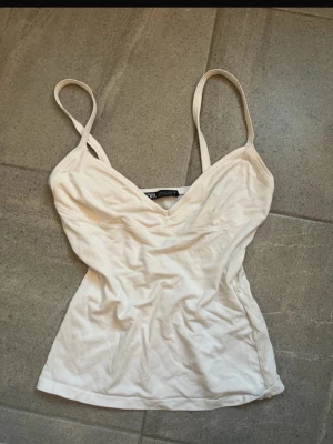 Vit linne - Vitt linne fr zara! Superfint:) nyskick