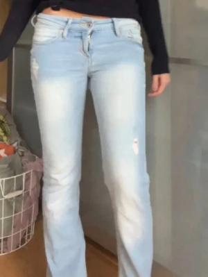 Lågmidjade jeans - Skriv för frågor!💕💕