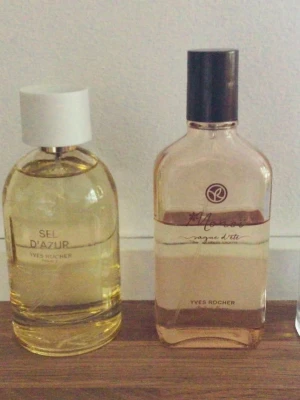 Yves Rocher split🌸 - Splittar mina parfymer från Yves Rocher i glasdekanter med spray ✨️Säljer ej hela flaskan✨️2/3/5/10 ml✨️20/25/40/65 kr✨️Skriv vilka du önskar så lägger jag ut som ett nytt paket ✨️Se även mina andra splitannonser för samfrakt 