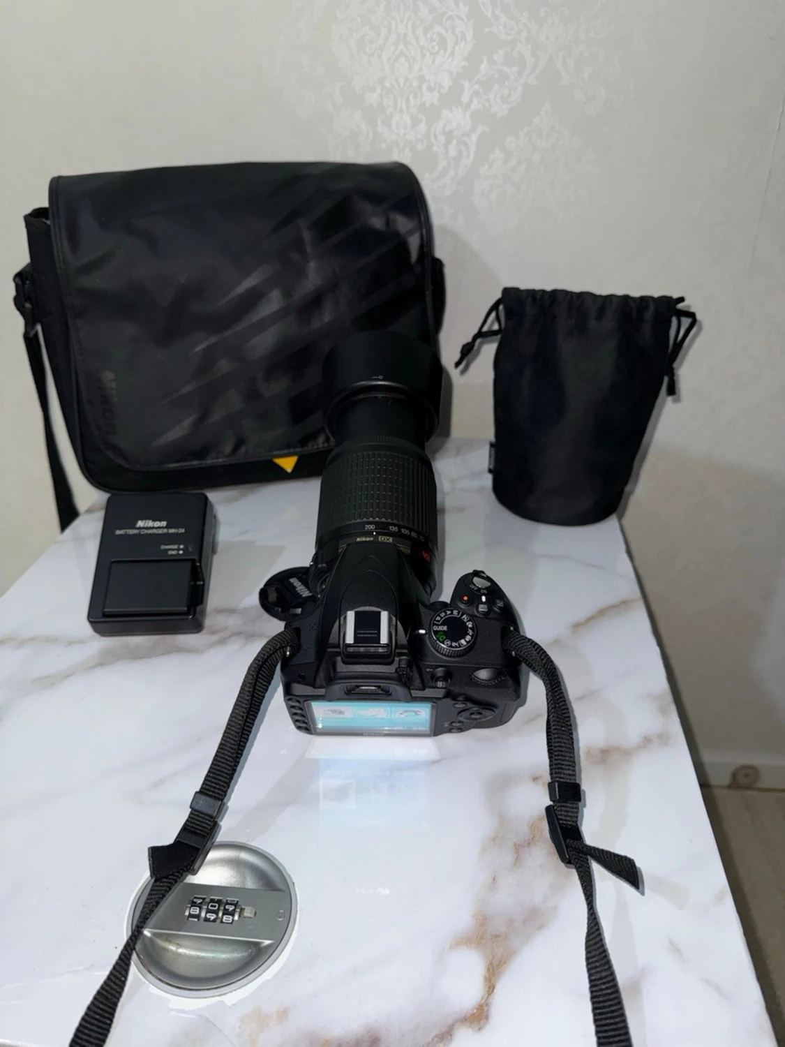 Nikon systemkamera med två objektiv - 2