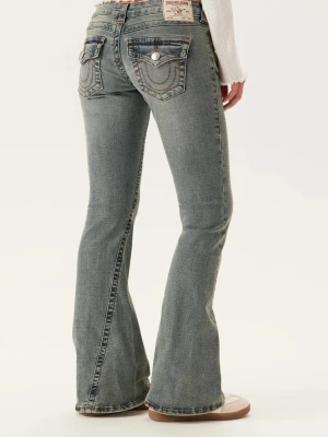 True Religion ljusblåa flare jeans - Säljer ett par oanvända ljusblåa flare jeans från True Religion. Ny pris 1399, mitt pris 990. 