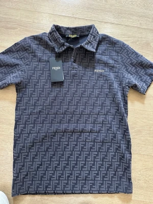 Fendi pike - Helt ny Fendi pike oanvänd!
