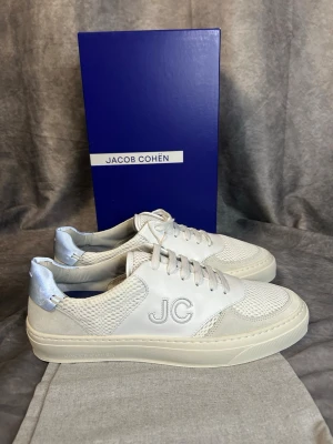 Helt nya Jacob Cohen skor - Helt nya med allt og | Size 44 | fraktar inom 24 timmar | för att köpa klicka ”köp nu” | vid frågor eller funderingar är det bara att skicka ett meddelande | följare får bättre rabatter🙌 