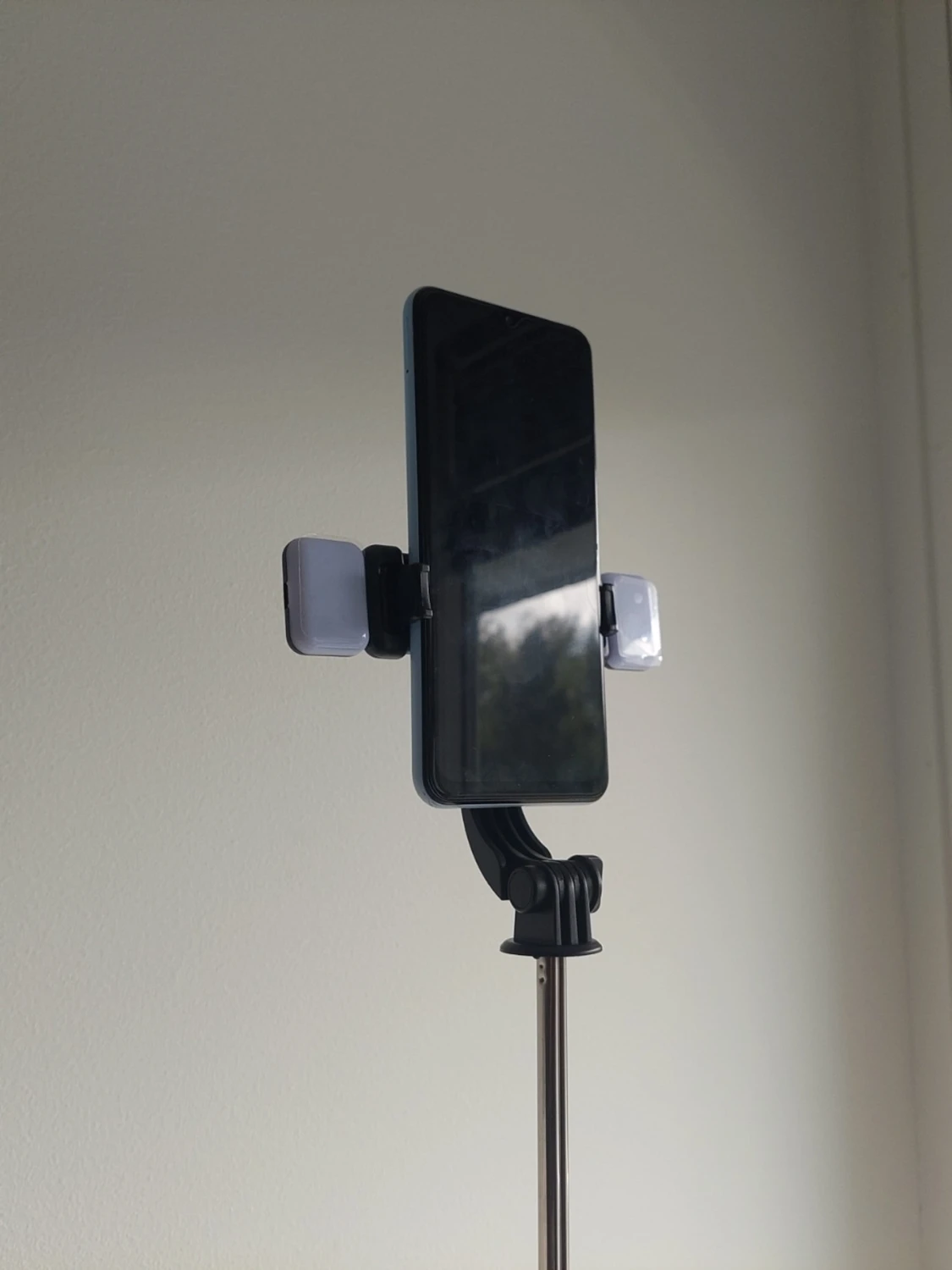 1.7m Selfiestick med stativ och LED-belysning - 1