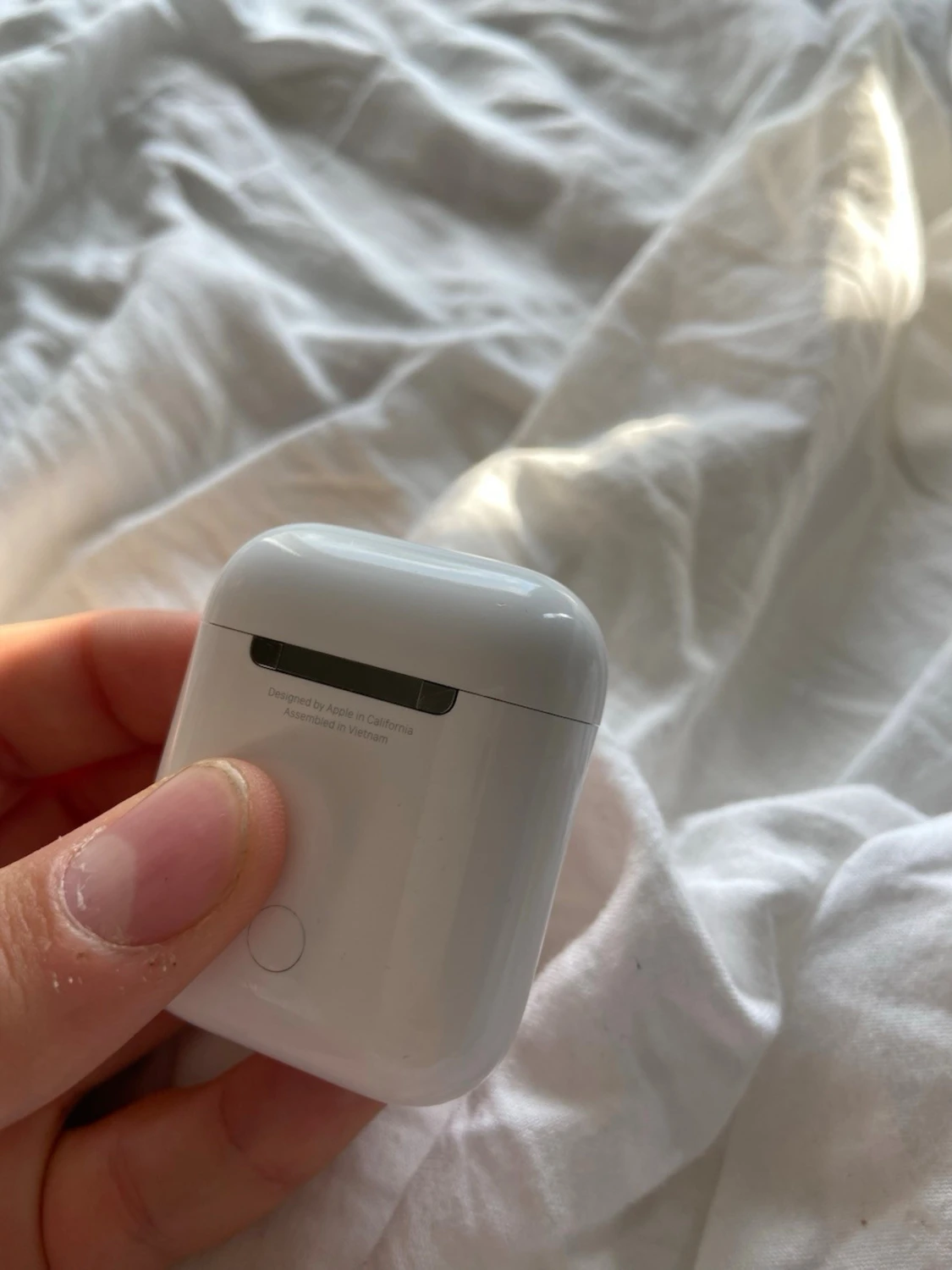 Apple AirPods med laddningsetui - 1