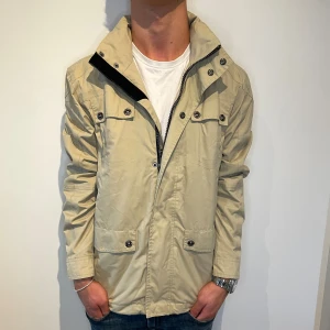 Field jacka - Extremt snygg fieldjacka perfekt för höst/ vinter | Strl - S | Nypris - ca 1500kr |Vid minsta lilla fundering är det bara att skriva 