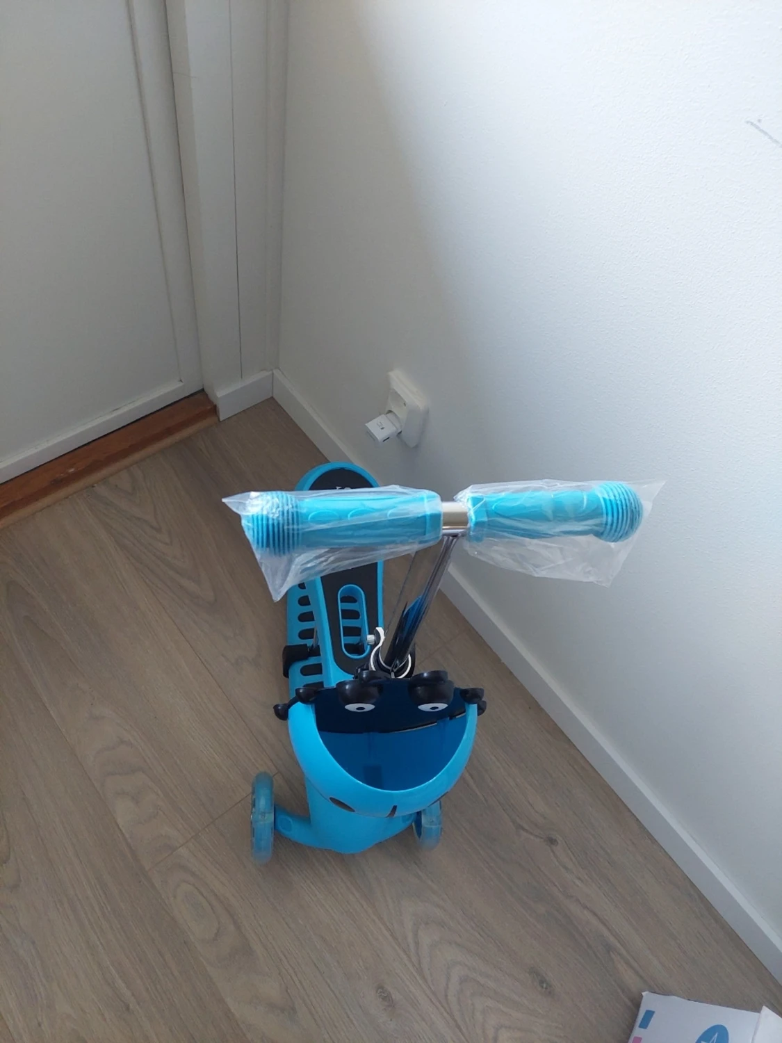 Blå sparkcykel med djurmotiv - 4