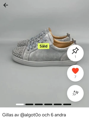 Christian Louboutin ÄKTA - Tja har ett par riktigt schyssta loubs som e äkta! Köpte det på Grand archive som finns på Plick. Dem passar inte mig och använda ett par gånger, skriv om bilder🫡🔥