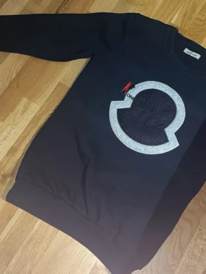 Moncler  - Mycket fint skick knappt använd (ejjj äkkktaaa) 