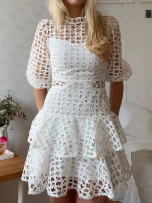 Studentklänning - SÅÅÅ sjukt fin klänning 😭❤️❤️ Perfekt till studenten!! ❤️ 