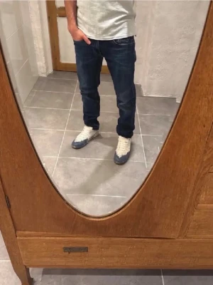 Replay jeans  - Ett par snygga byxor från Replay i storlek W29 L30 i modellen Anbbas 