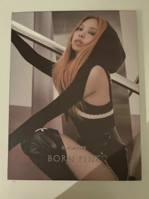 Born Pink Album Jennie Member ver. - Inclusions in last photo