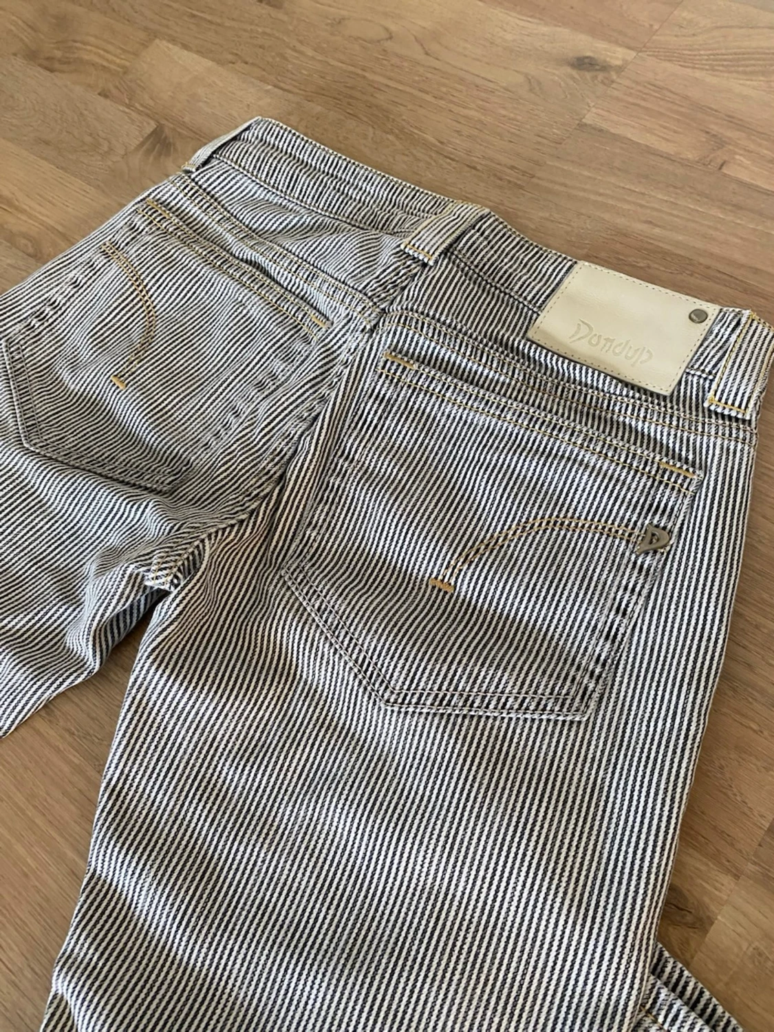 Randiga jeans från Dondup - 4