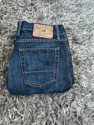 Sisley jeans  - Sisley jeans i en väldig snygg tvätt.