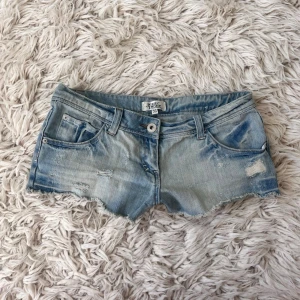 J19 Lågmidjade jeanshorts  - Midja 41-41,5