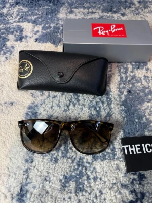 Rayban boyfriend - -
